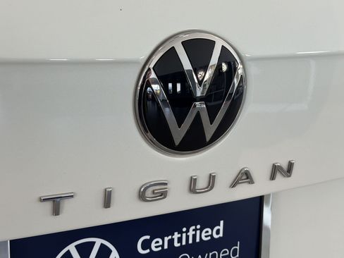 Certified 2024 Volkswagen Tiguan SEL R-Line AWD/4WD image 34