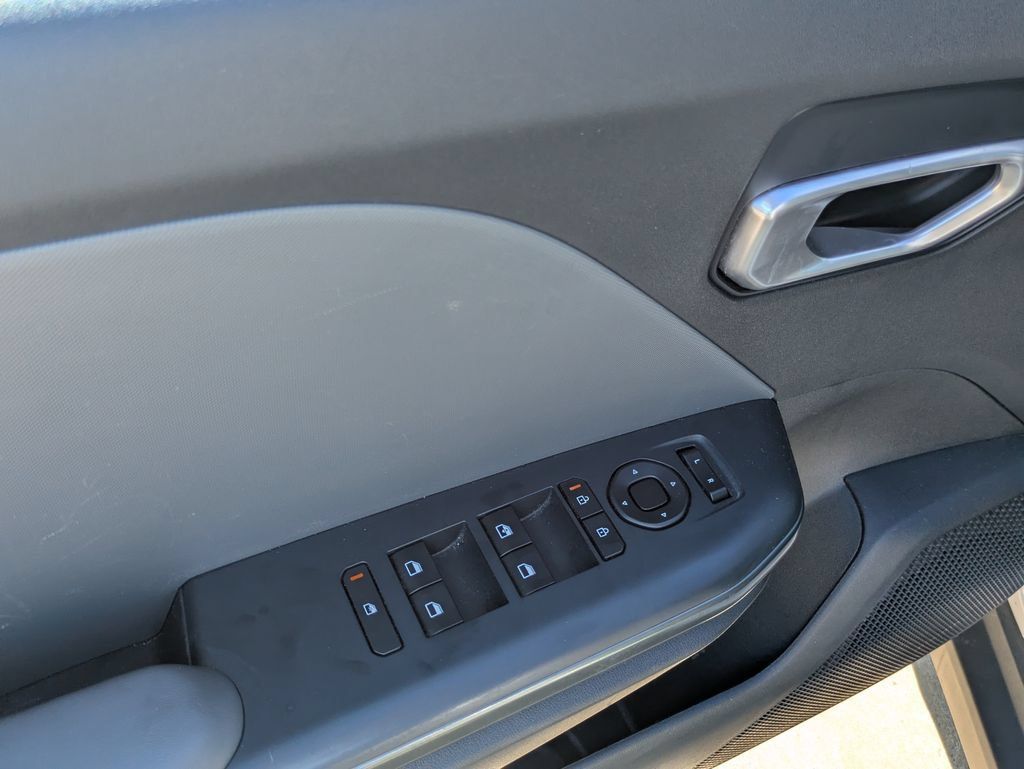 Used 2025 Kia K4 FWD image 5