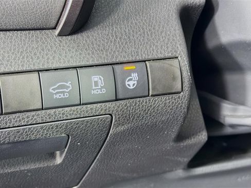 Used 2023 Toyota Camry SE FWD image 18