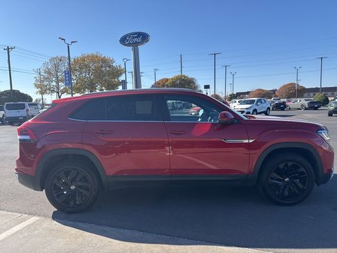 Used 2022 Volkswagen Atlas Cross Sport SE image 7