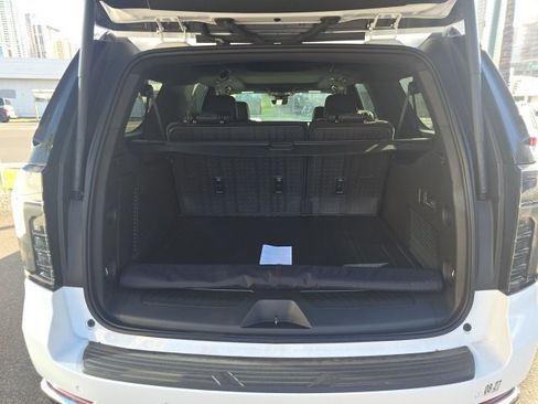 New 2025 Chevrolet Suburban LT w/ Advanced Technology Package image 5