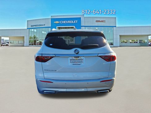 Used 2024 Buick Enclave Premium image 6