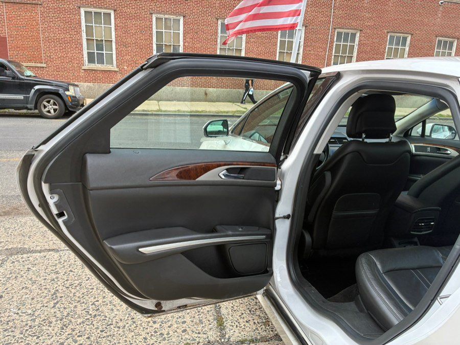 Used 2013 Lincoln MKZ AWD image 13