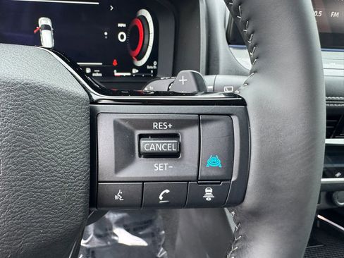 Used 2026 Nissan Rogue SL FWD image 17