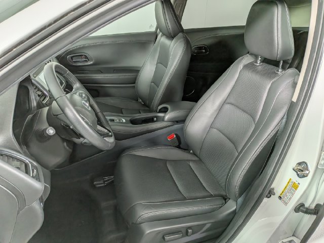 Used 2019 Honda HR-V Touring image 14