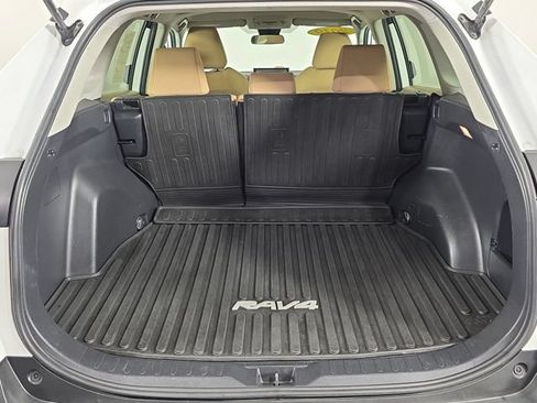 Used 2019 Toyota RAV4 LE w/ All Weather Liner Package FWD image 37