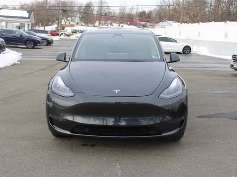 Used 2024 Tesla Model Y Long Range image 3
