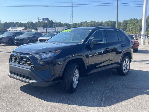 Used 2021 Toyota RAV4 LE FWD image 6