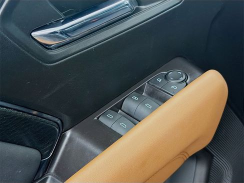 Used 2024 GMC Canyon AT4 image 18