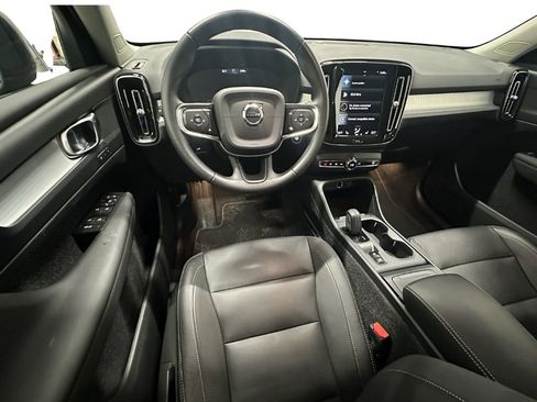 Used 2021 Volvo XC40 T5 Momentum image 18