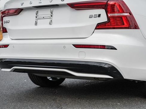 Used 2023 Volvo S60 B5 Plus w/ Climate Package image 8