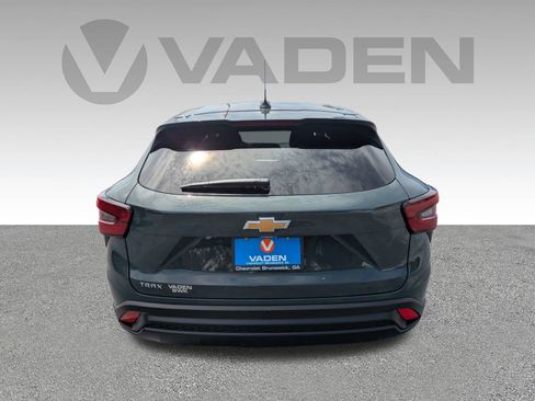 New 2026 Chevrolet Trax LS w/ LS Convenience Package FWD image 25