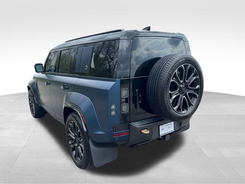 Used 2026 Land Rover Defender 110 OCTA AWD/4WD image 3
