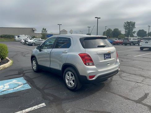 Used 2020 Chevrolet Trax LS w/ Tint and Cruise Package FWD image 5