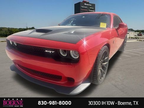 Used 2016 Dodge Challenger SRT Hellcat RWD image 3