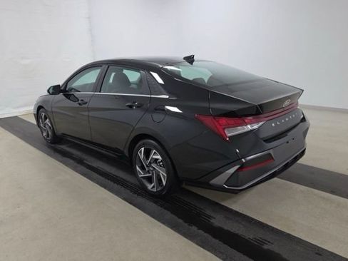 Used 2026 Hyundai Elantra Limited FWD image 6
