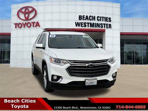 Used 2019 Chevrolet Traverse LT image 3