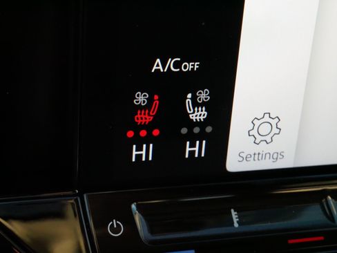 Certified 2024 Volkswagen Atlas SE image 29