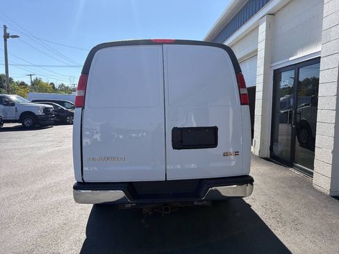 Used 2019 GMC Savana 3500 Extended w/ Chrome Appearance Package RWD image 5