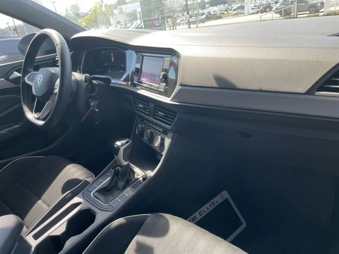 Used 2024 Volkswagen Jetta Sport image 8