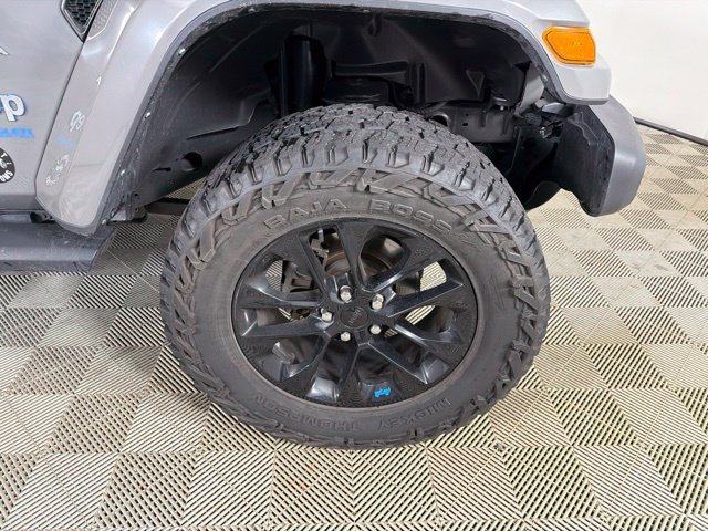 Used 2022 Jeep Wrangler Unlimited Sahara w/ Cold Weather Group AWD/4WD image 18