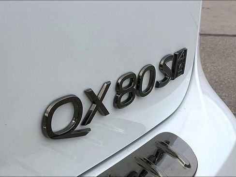 New 2026 INFINITI QX80 4WD image 8