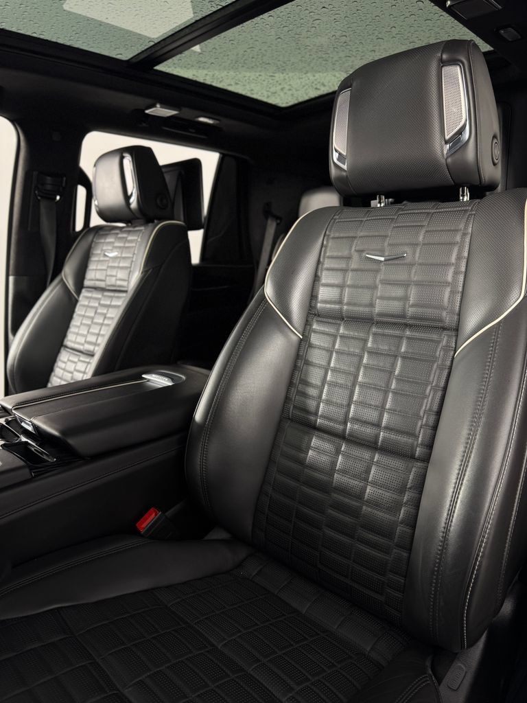 Used 2023 Cadillac Escalade V AWD/4WD image 37