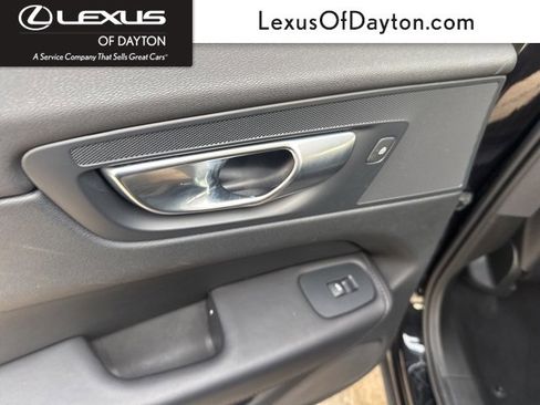 Used 2024 Volvo XC60 B5 Plus image 27