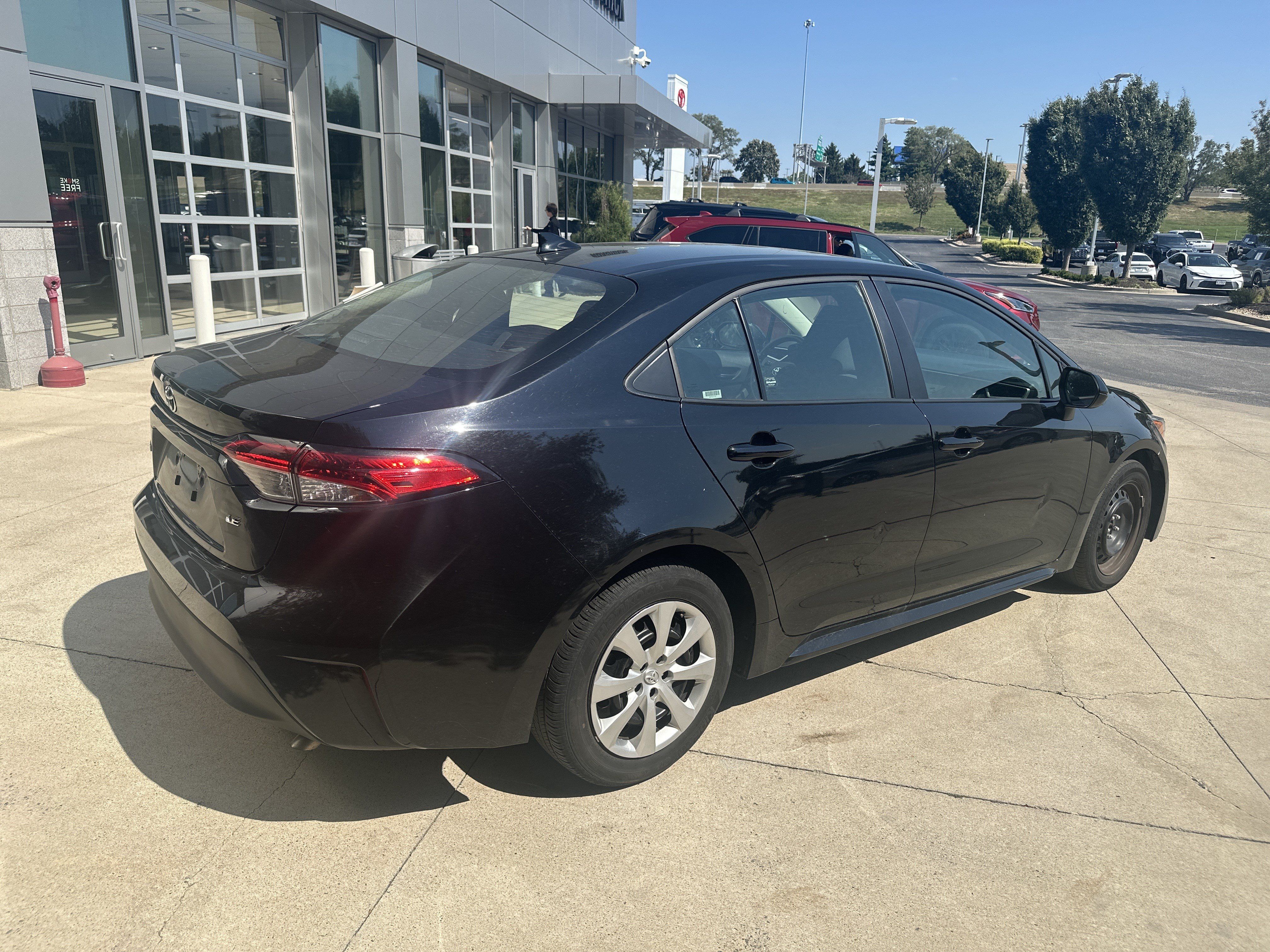 Used 2025 Toyota Corolla LE FWD image 6