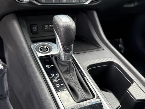 Used 2025 Nissan Sentra SV FWD image 29