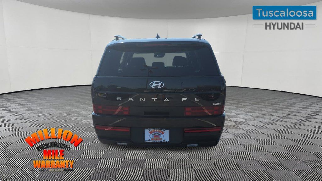 Used 2025 Hyundai Santa Fe SEL FWD image 7
