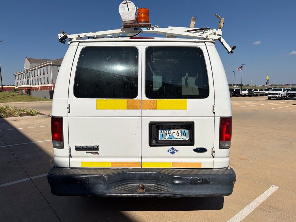 Used 2011 Ford E-250 and Econoline 250 RWD image 4