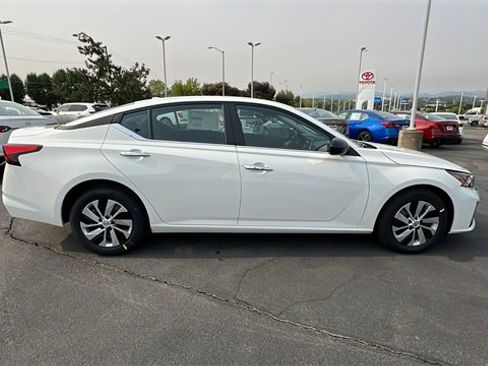 New 2025 Nissan Altima 2.5 S image 3