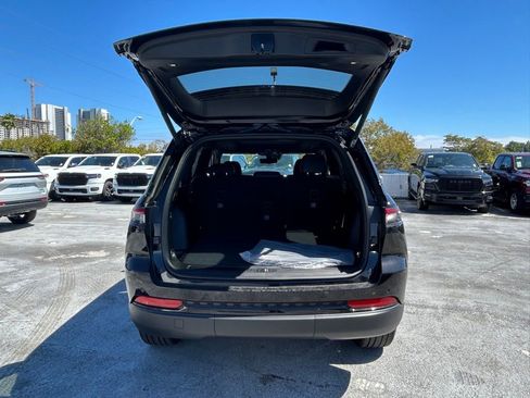 New 2025 Jeep Grand Cherokee Limited w/ Luxury Tech Group II image 35