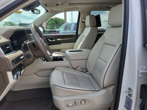 Used 2024 GMC Yukon Denali w/ Denali Reserve Package AWD/4WD image 18
