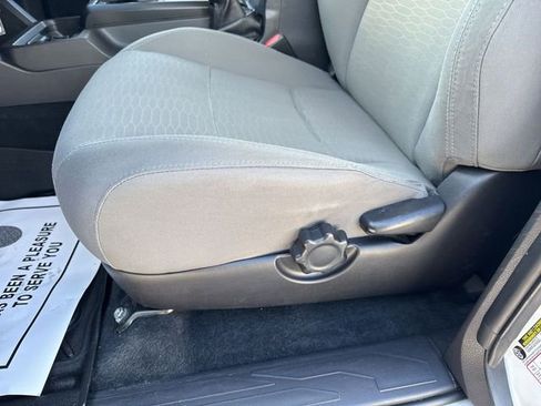 Used 2019 Toyota Tacoma SR image 13