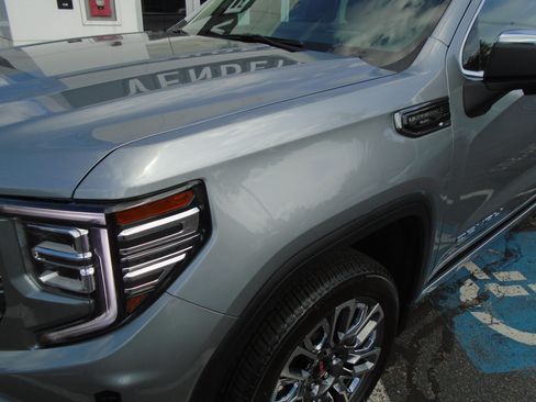 Certified 2025 GMC Sierra 1500 Denali Ultimate AWD/4WD image 11