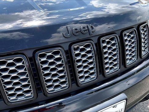 Used 2021 Jeep Grand Cherokee Laredo X AWD/4WD image 28