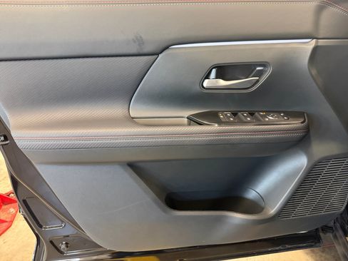 Used 2026 Nissan Kicks SR FWD image 26