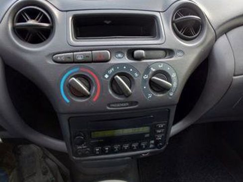 Used 2003 Toyota Echo Coupe image 21