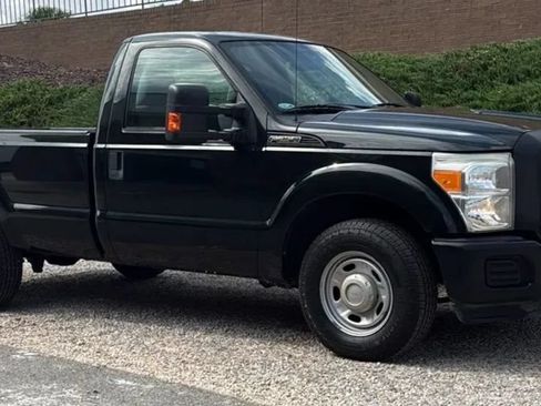 Used 2015 Ford F250 XL w/ Power Equipment Group RWD image 3