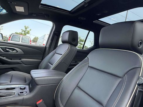 Certified 2023 Chevrolet Traverse Premier w/ Redline Edition AWD/4WD image 11