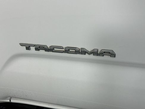 Used 2020 Toyota Tacoma SR5 RWD image 24