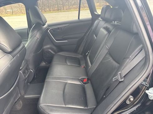 Used 2021 Toyota RAV4 SE w/ Weather & Moonroof Package image 21