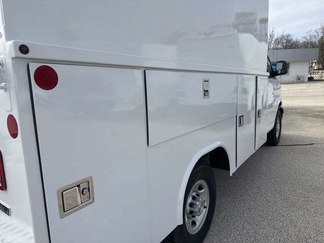 New 2025 Chevrolet Express 3500 w/ Power Convenience Package RWD image 6