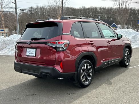 Used 2025 Subaru Forester Premium image 4