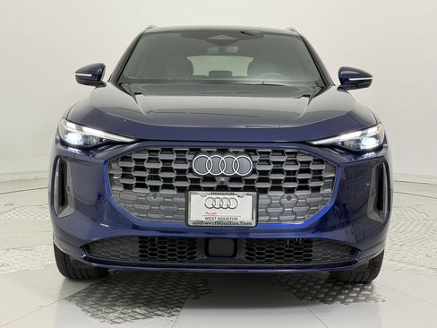 Certified 2025 Audi Q5 Premium w/ Convenience Package image 6