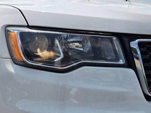 Used 2019 Jeep Grand Cherokee Limited RWD image 2