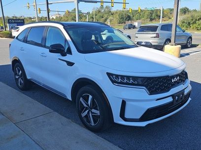 Used 2023 Kia Sorento S w/ Panoramic Sunroof Package