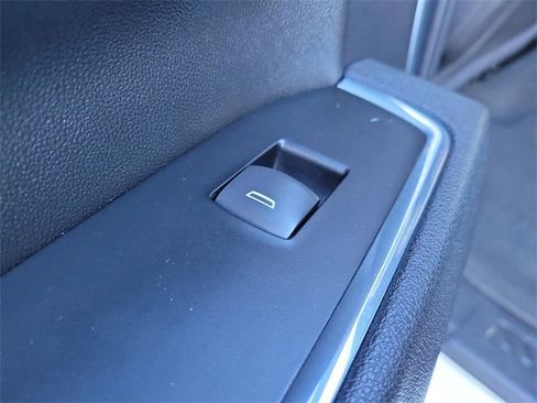 Used 2025 GMC Sierra 1500 SLT image 33